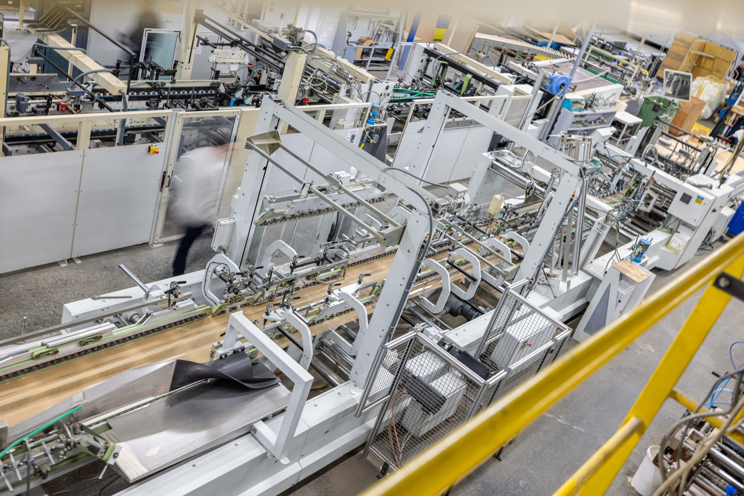 machine plieuse colleuse pour les emballages carton